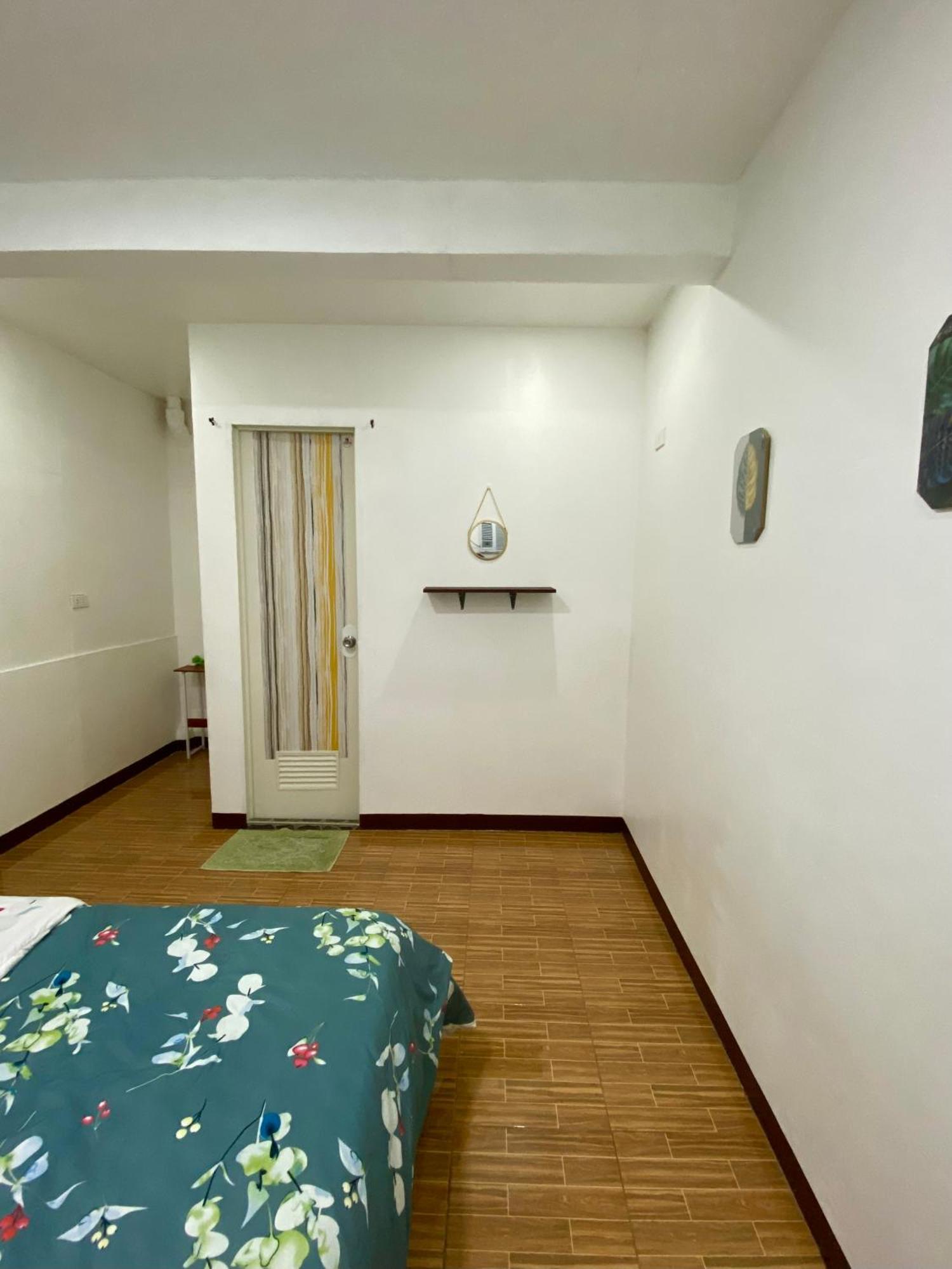 Moalboal Panagsama Beach Topbudz Hostel Bagian luar foto