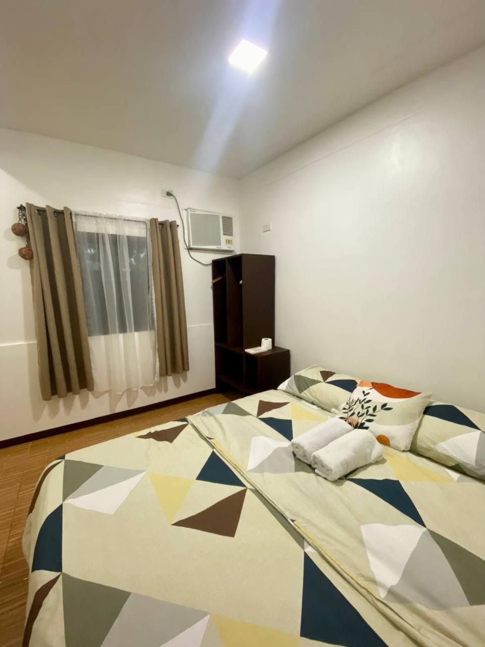 Moalboal Panagsama Beach Topbudz Hostel Bagian luar foto