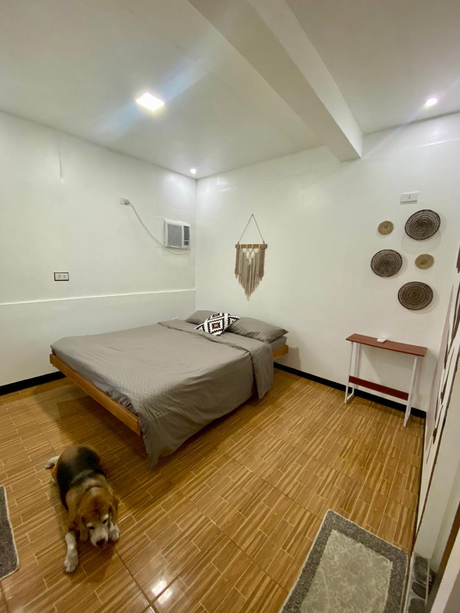 Moalboal Panagsama Beach Topbudz Hostel Bagian luar foto