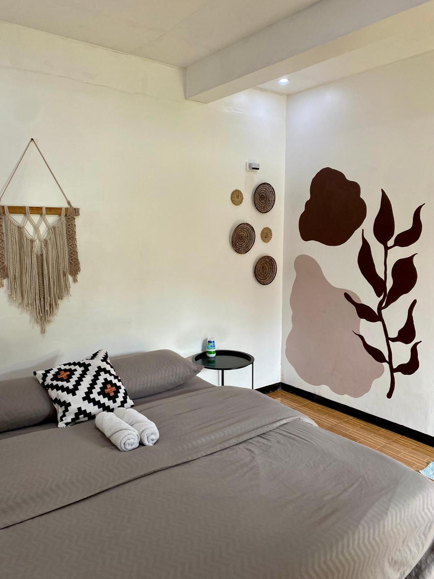 Moalboal Panagsama Beach Topbudz Hostel Bagian luar foto