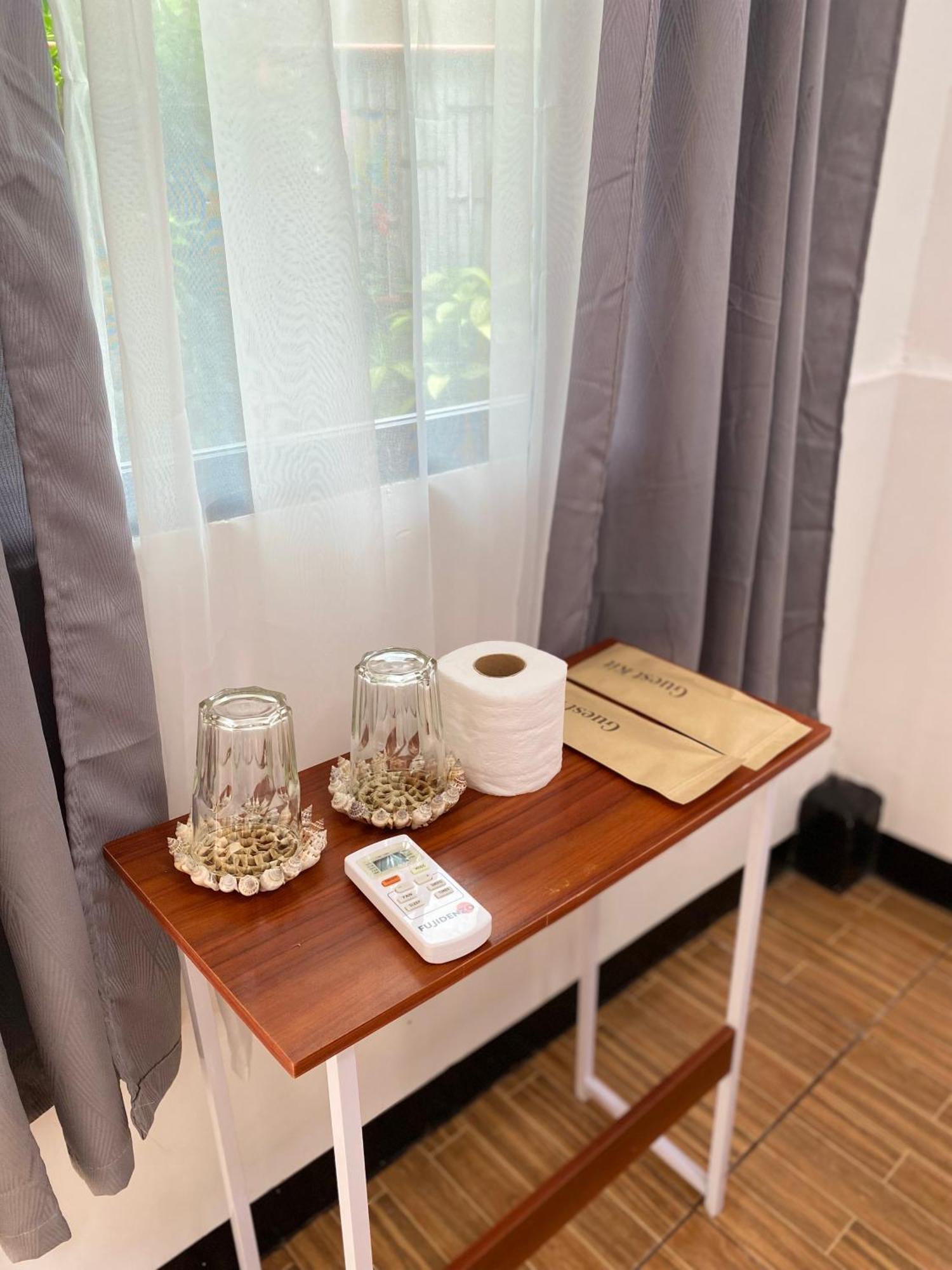 Moalboal Panagsama Beach Topbudz Hostel Bagian luar foto