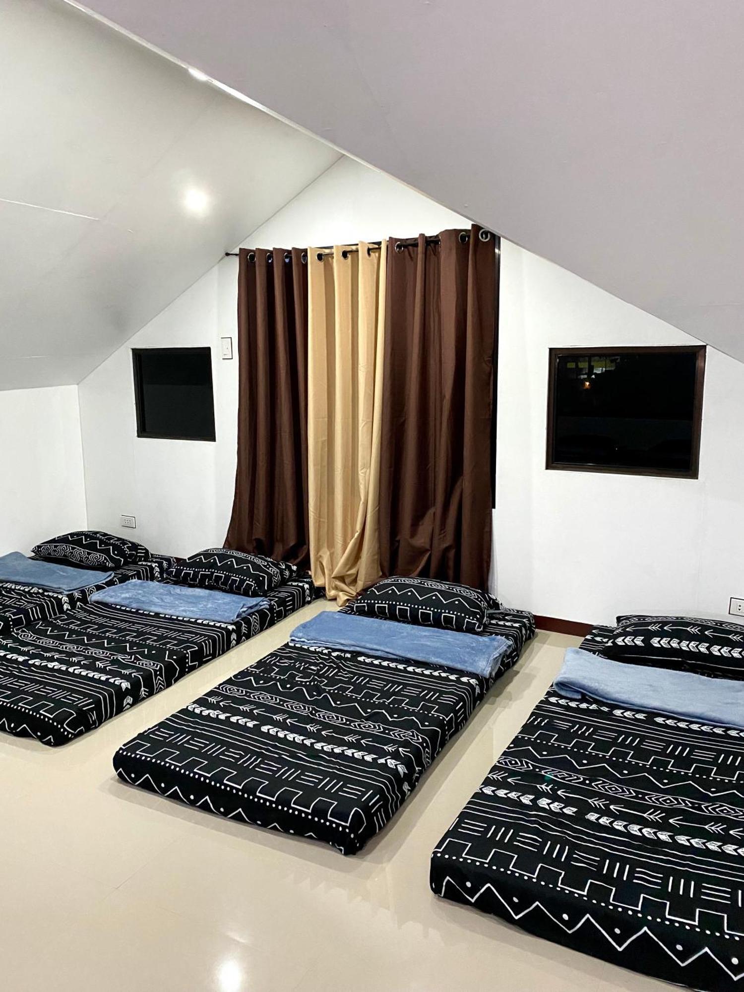 Moalboal Panagsama Beach Topbudz Hostel Bagian luar foto