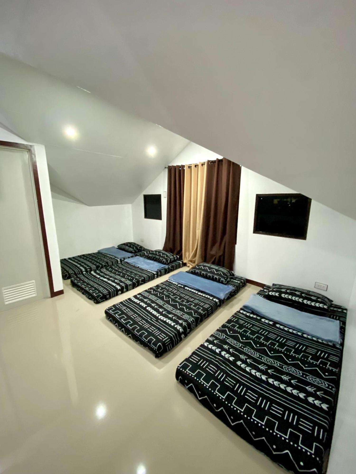Moalboal Panagsama Beach Topbudz Hostel Bagian luar foto