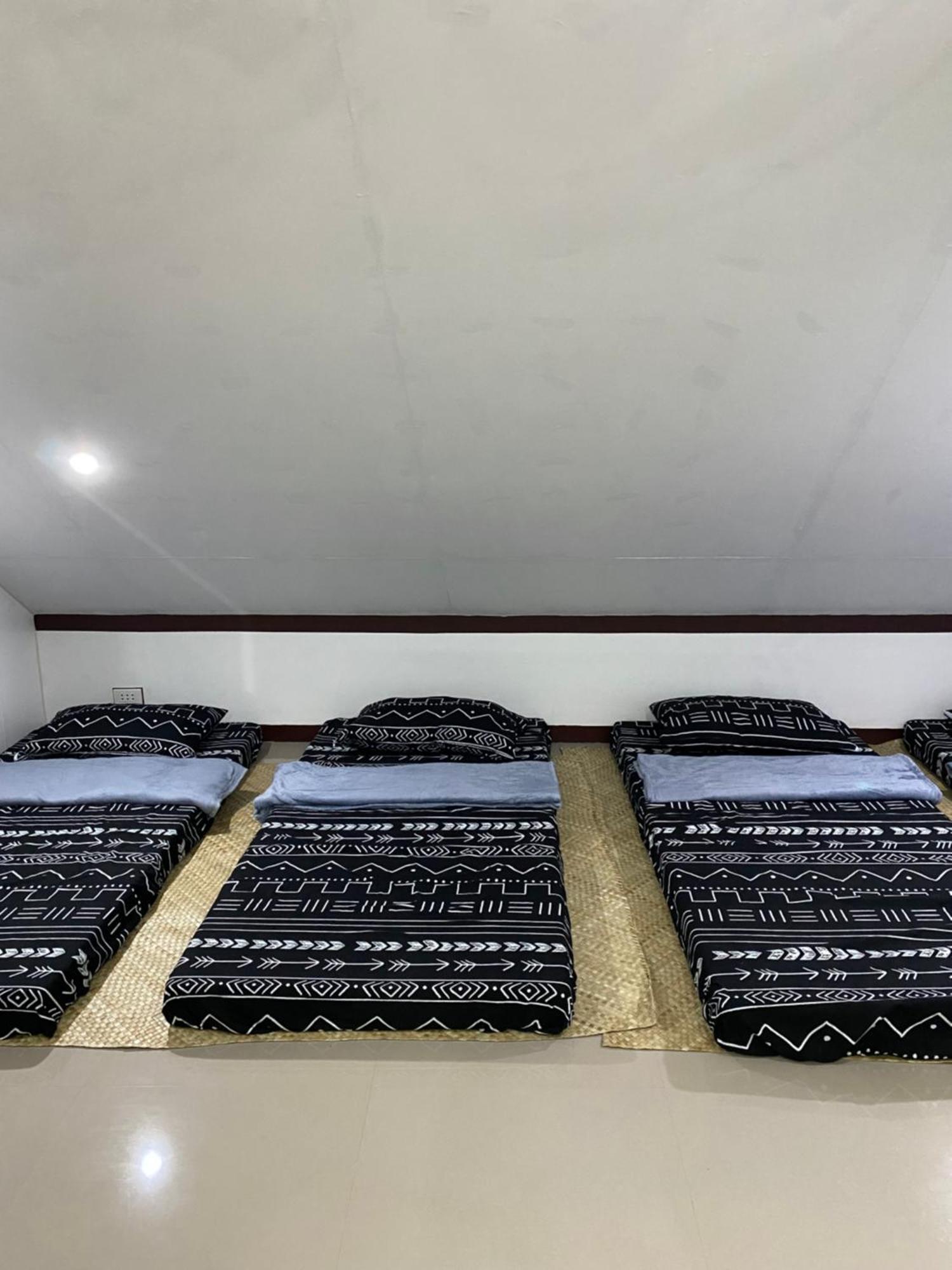Moalboal Panagsama Beach Topbudz Hostel Bagian luar foto
